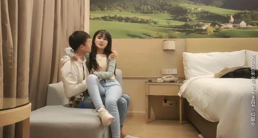 高端外围，前凸后翘身材一级棒，兼职平面模特，温柔甜美有说有笑