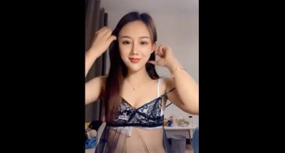 【于小雅】9分高颜值女神，颜值媲美明星了，爱笑，小鲜肉男友鸡鸡太小了满足不了她 驾驭不了女神