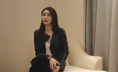 【AI高清2K修复】步兵探花极品颜值黑色皮衣妹子玩制服诱惑，换上制服红色包臀裙口交开腿抽插猛操