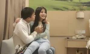 高质量外围女神，身材娇小很匀称的超级甜美可爱女生，有恋爱的感觉了，性感开朗又爱笑，被操得太狠了