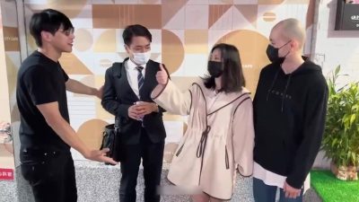 台湾顶级色影 随机搭讪情侣与陌生男子乱交做爱(上)