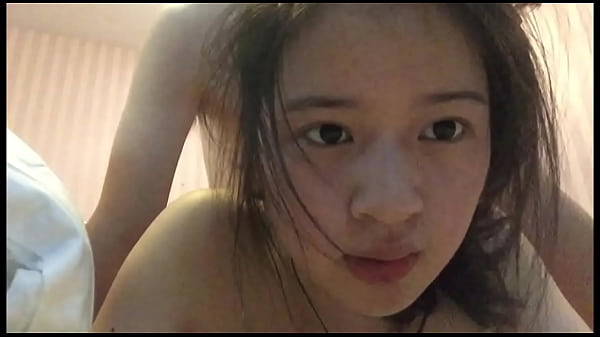 国产情侣做爱自拍操的脸色潮红